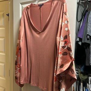 Blouse with Kimono look sleeves